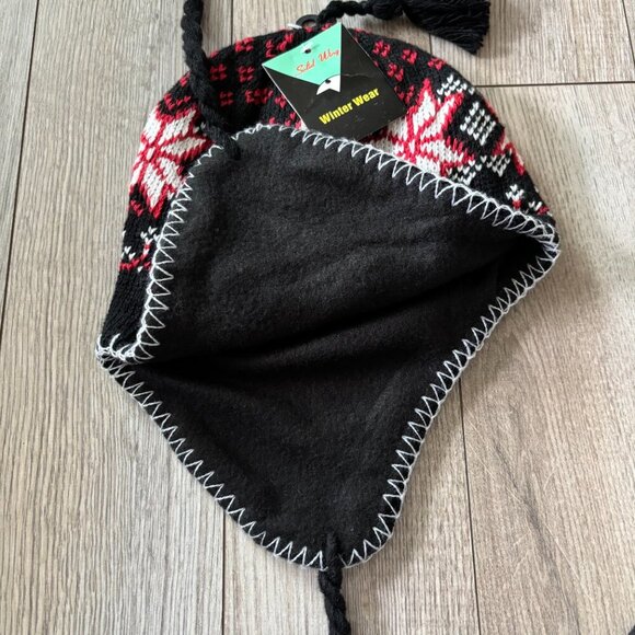NWT Kids Black and Red Snowflake Fleece Lined Peruvian Beanie with Ear Flaps - Picture 5 of 9